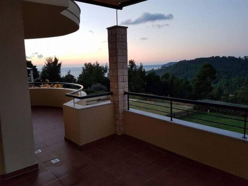 #Luxlikehome Hill Summer Villa Elani 外观 照片